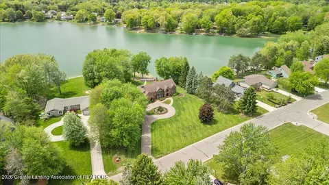 View/Area - 808 E Geneva Dr, Dewitt, MI 48820 photo 9 of 11