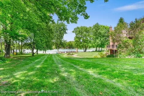 Exterior - 808 E Geneva Dr, Dewitt, MI 48820 photo 4 of 17