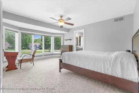 Bedroom - 808 E Geneva Dr, Dewitt, MI 48820 photo 3 of 8