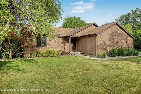 4485 Comanche Dr, Okemos, MI 48864