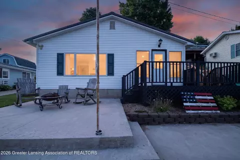 19320 E Chippewa Dr, Chippewa Lake, MI 49320