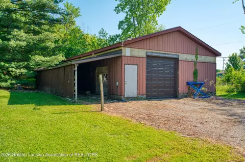Exterior - 4580 N Smith Rd, Dimondale, MI 48821 photo 2 of 12