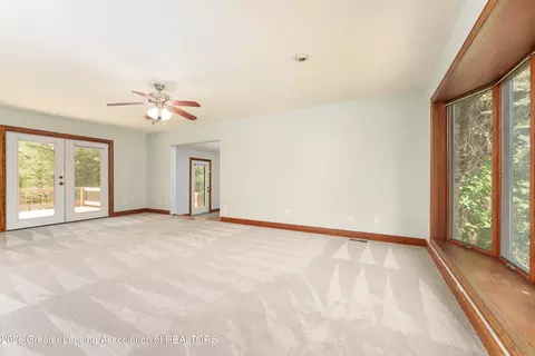 Living - 4580 N Smith Rd, Dimondale, MI 48821 photo 3 of 5