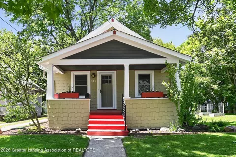 916 Dakin St, Lansing, MI 48912