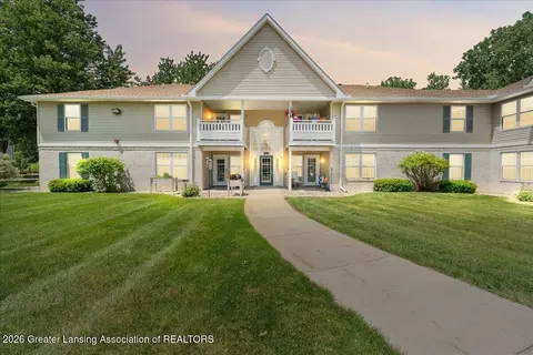 4452 Cricket Ridge Dr #204, Holt, MI 48842