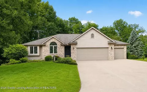 219 Wedgewood Dr, Charlotte, MI 48813