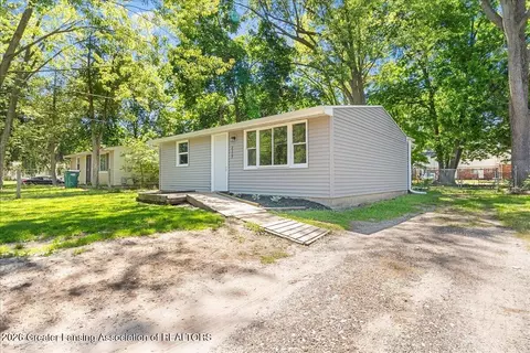 2309 Fielding Dr, Lansing, MI 48911