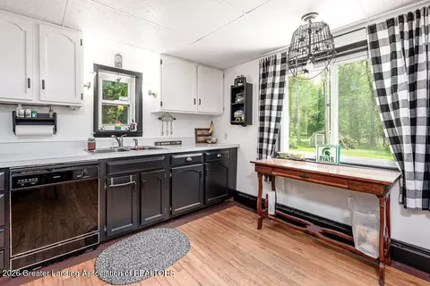Kitchen - 4357 County Farm Rd, Saint Johns, MI 48879 photo 2 of 2