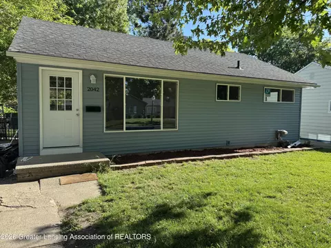 2042 Hillcrest St, Lansing, MI 48910