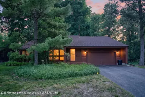 1170 Teakwood Cir, Haslett, MI 48840