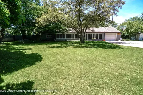 617 Winifred Ave, Lansing, MI 48917