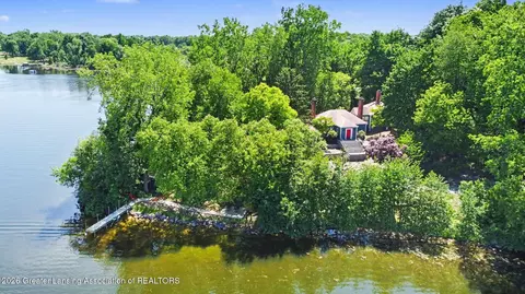 9300 Lookout Point Dr, Laingsburg, MI 48848