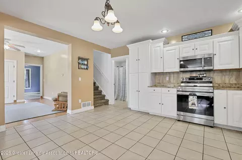 Entry Way - 4507 Ballantine Rd, Bath, MI 48808 photo 1 of 2