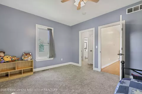 Bedroom - 4507 Ballantine Rd, Bath, MI 48808 photo 7 of 9