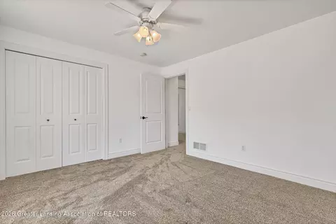Bedroom - 4507 Ballantine Rd, Bath, MI 48808 photo 4 of 9