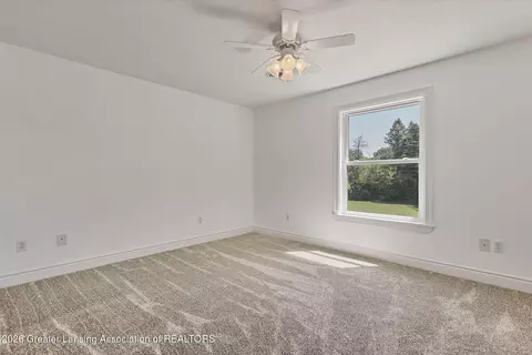 Bedroom - 4507 Ballantine Rd, Bath, MI 48808 photo 3 of 9