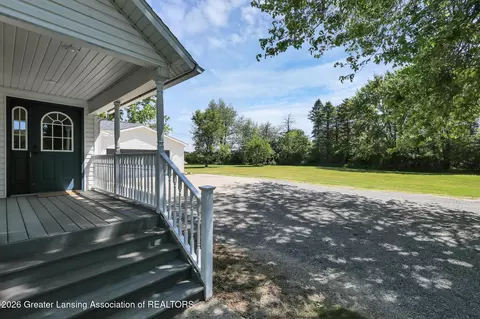 Exterior - 4507 Ballantine Rd, Bath, MI 48808 photo 1 of 3