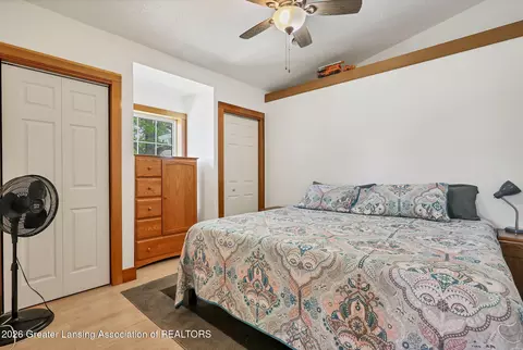 Bedroom - 4507 Ballantine Rd, Bath, MI 48808 photo 8 of 9