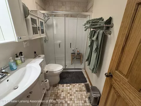 Bath - 8809 Cook Rd, Olivet, MI 49076 photo 3 of 3
