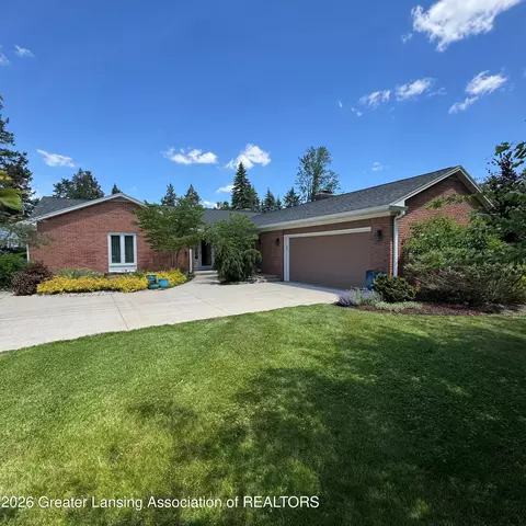 2908 Westchester Rd, Lansing, MI 48911