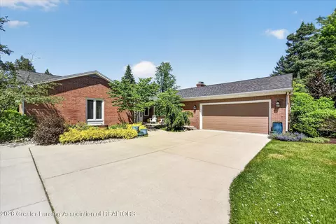 2908 Westchester Rd, Lansing, MI 48911