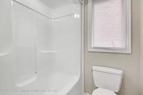 Bath - 2012 Timberview Dr, Okemos, MI 48864 photo 3 of 5