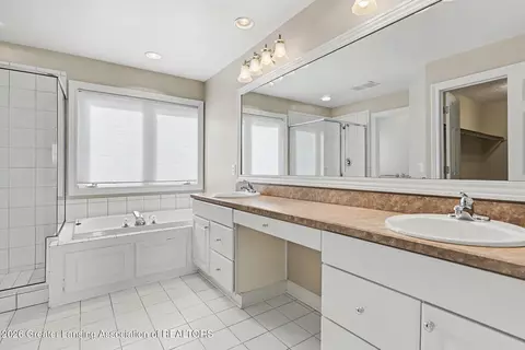 Bath - 2012 Timberview Dr, Okemos, MI 48864 photo 1 of 5