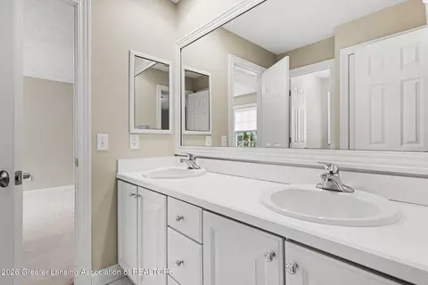 Bath - 2012 Timberview Dr, Okemos, MI 48864 photo 2 of 5
