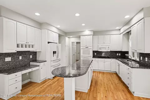 2012 Timberview Dr, Okemos, MI 48864