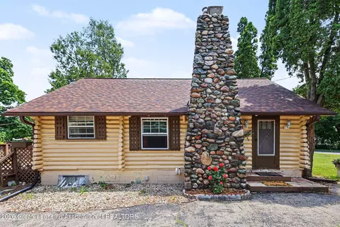 803 Roosevelt St, Mason, MI 48854