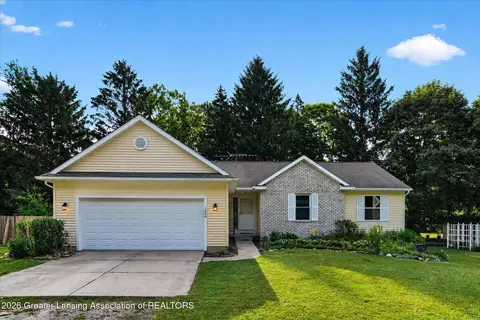 1444 N Waverly Rd, Dimondale, MI 48821