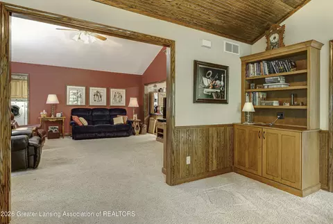 Entry Way - 559 Creyts Rd, Dimondale, MI 48821 photo 2 of 3
