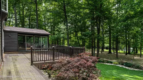 Exterior - 559 Creyts Rd, Dimondale, MI 48821 photo 11 of 13