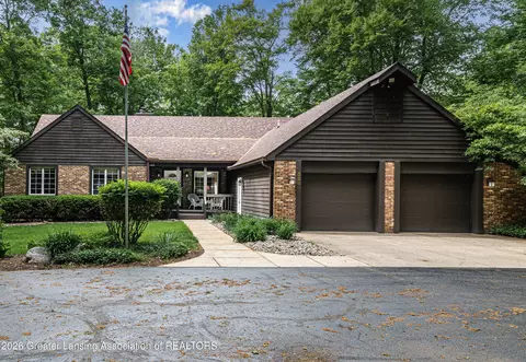 559 Creyts Rd, Dimondale, MI 48821