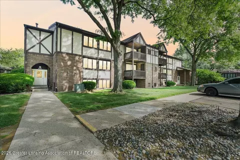 6165 E Innkeepers Ct #76, East Lansing, MI 48823