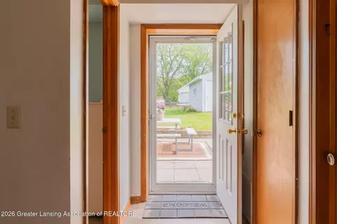 Entry Way - 5733 Sleight Rd, Bath, MI 48808 photo 3 of 5