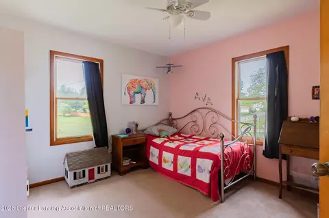 Bedroom - 5733 Sleight Rd, Bath, MI 48808 photo 4 of 6