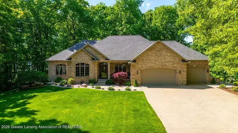 8840 W Lake Pointe Dr, Laingsburg, MI 48848