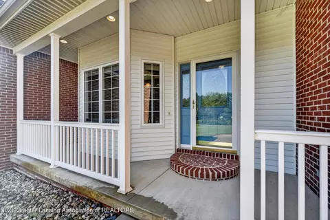 Exterior - 13539 S Wright Rd, Eagle, MI 48822 photo 4 of 7