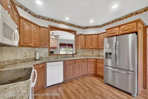 Kitchen - 13539 S Wright Rd, Eagle, MI 48822 photo 1 of 4