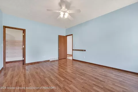 Bedroom - 13539 S Wright Rd, Eagle, MI 48822 photo 2 of 5