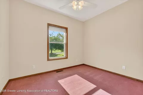 Bedroom - 13539 S Wright Rd, Eagle, MI 48822 photo 3 of 5