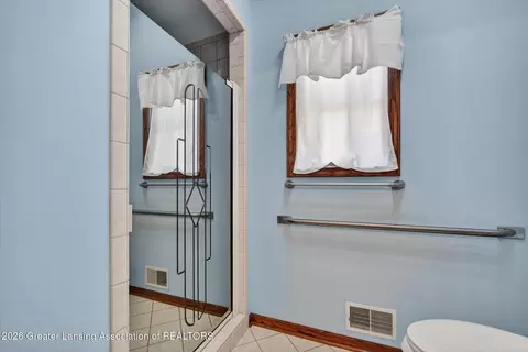 Bath - 13539 S Wright Rd, Eagle, MI 48822 photo 3 of 5