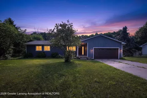 16871 Cynthia Ln, Haslett, MI 48840