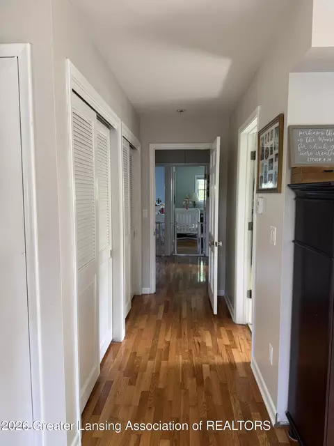 Entry Way - 4426 Barton Rd, Lansing, MI 48917 photo 3 of 7