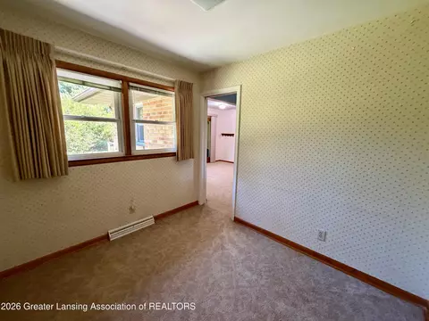 Bedroom - 15418 Chetwyn Dr, Lansing, MI 48906 photo 3 of 3