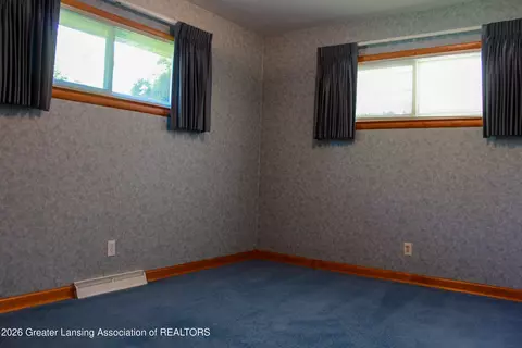 Bedroom - 15418 Chetwyn Dr, Lansing, MI 48906 photo 2 of 3