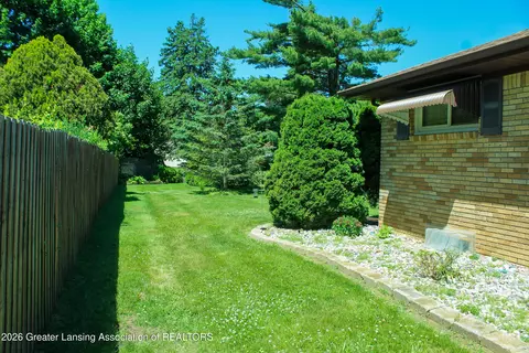 Exterior - 15418 Chetwyn Dr, Lansing, MI 48906 photo 3 of 9