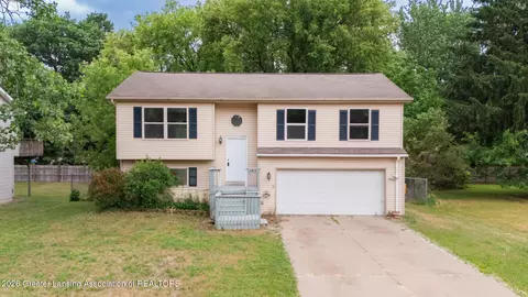 2822 Risdale Ave, Lansing, MI 48911
