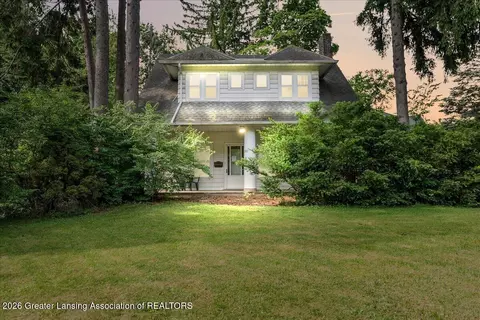 201 Strathmore Rd, Lansing, MI 48910